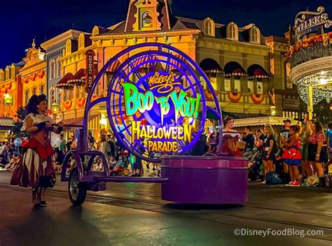 Where To Get the Donald Duck Candy Corn Cup in Disneyland | the disney ...