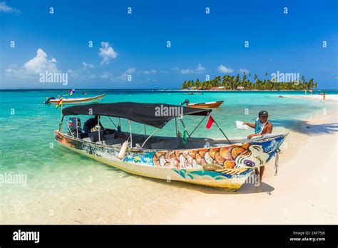 beach of the islands of San Blas Stock Photo - Alamy