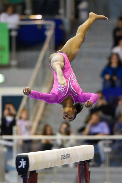 Simone Biles | Gymnastics photography, Gymnastics pictures, Artistic ...