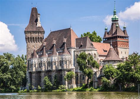 The 10 Best Vajdahunyad Castle (Vajdahunyadvár) Tours & Tickets 2020 - Budapest | Viator