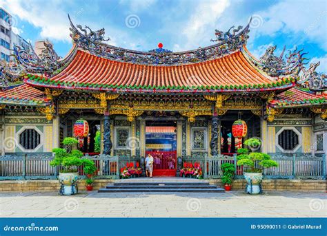 Architecture of Longshan Temple Editorial Photo - Image of china, architecture: 95090011