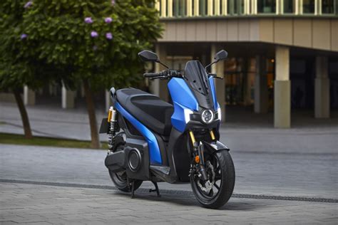 Seat unveils new Mo 125 Performance electric scooter | Visordown