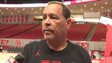 UH Men's Basketball Head Coach Kelvin Sampson signs contract extension ...