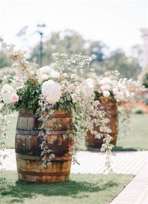 22 Marvelous DIY Wine Barrel Wedding Decoration Ideas - ChicWedd