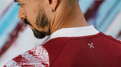 New West Ham United 2022/23 home kit: Hammers' new Umbro kit is a ...