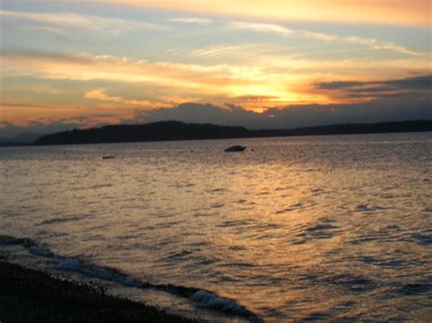 Alki Beach Sunset | Alki Beach, West Seattle sunset Septembe… | Maureen ...