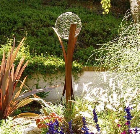 #contemporary #garden #sculpture | Unique garden decor, Metal garden art, Metal yard art