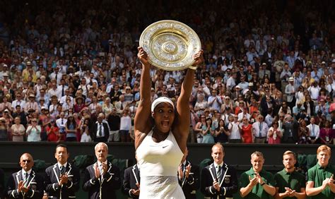 Serena Williams Wimbledon: See Her Hold Up Her Trophy | TIME