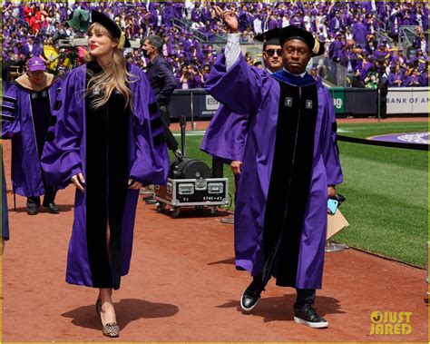 Photo: taylor swift nyu graduation speech 06 | Photo 4759846 | Just ...