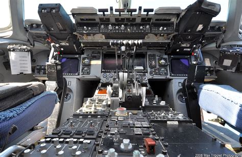 C-17 Globemaster III Cockpit - a photo on Flickriver | C 17 globemaster iii, Cockpit, Aircraft