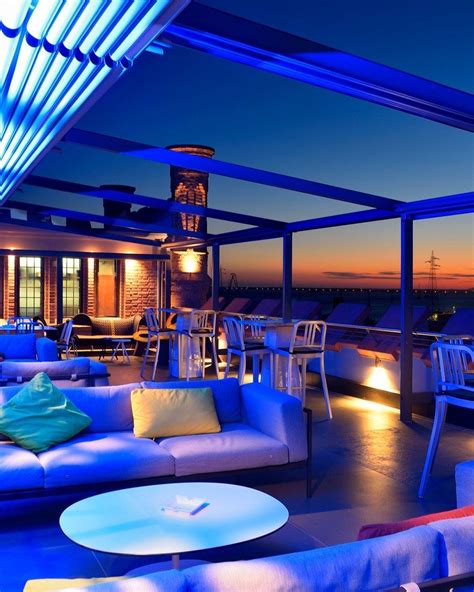 Skyline Rooftop Bar, Venice, Italy - Rooftop Bar Review - Condé Nast Traveler | Rooftop bar ...