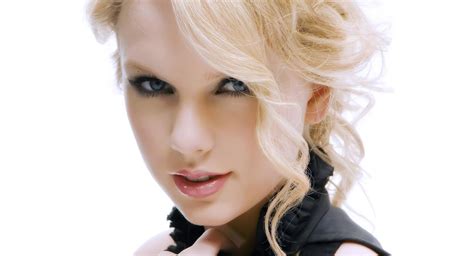 Taylor Swift Beautiful 2048 x 2048 iPad wallpaper download