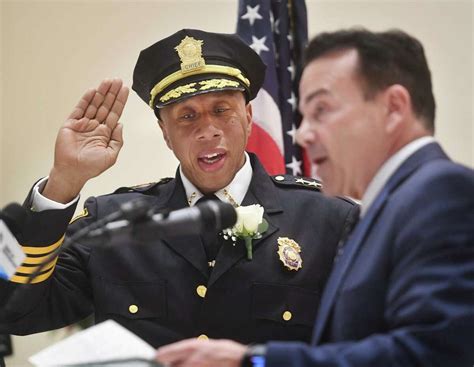 Roderick Porter sworn in as Bridgeport police chief