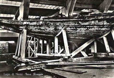 Italians viewing antique Emperor Caligula's Nemi ships, 1932 - Rare Historical Photos