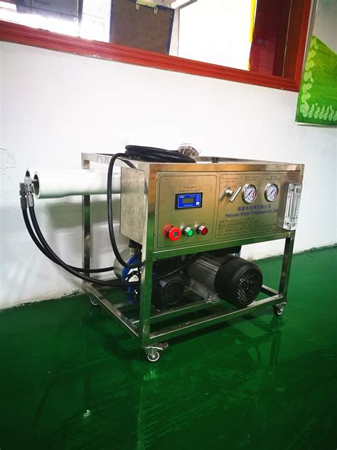 Portable seawater desalination machine