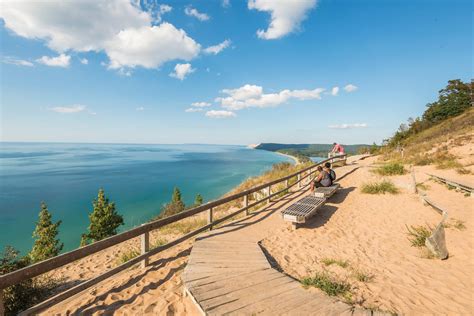 Can't-miss stops on a road trip around Lake Michigan