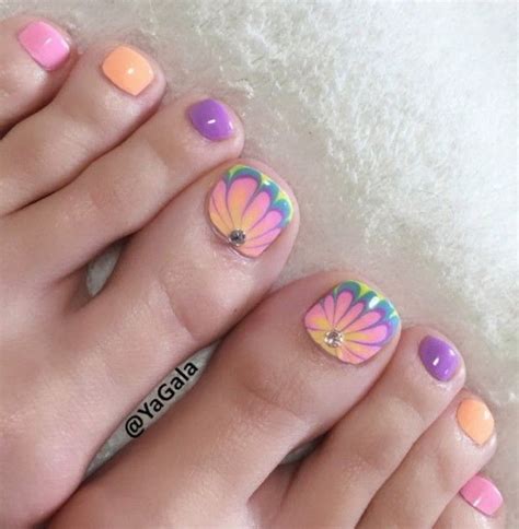 60 Cute & Pretty Toe Nail Art Designs