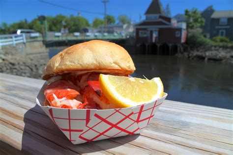 A Maine Favorite: The Clam Shack Lobster Roll - thekittchen