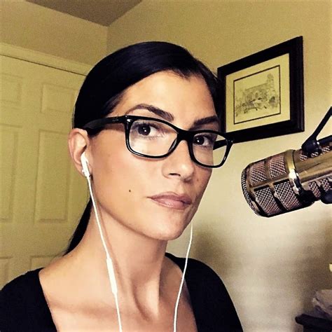 Dana Loesch Without Makeup - No Makeup Pictures - Makeup-Free Celebs