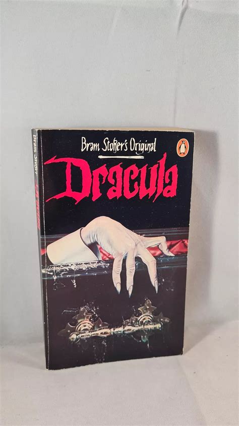 Help to find this book with this specific cover (Bram Stoker's Original - Dracula, Penguin Books ...