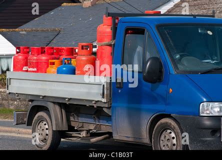 Rural bottled heating gas delivery Stock Photo: 41460443 - Alamy