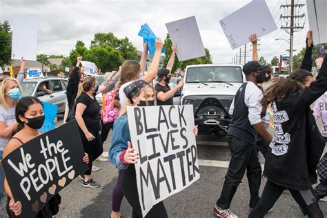 Thousands gather in Simi Valley for BLM protest as councilman comes ...