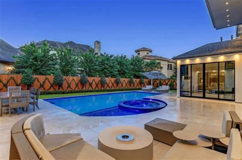 Breathtaking Texas Modern Home in Houston for Sale at $4.9 Million