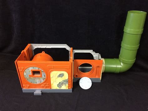 VINTAGE 1989 NINJA TURTLES SEWER LAIR