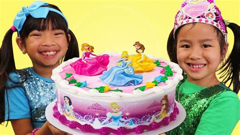 Emma & Jannie Pretend Play w/ Happy Princess Birthday Cake Surprise ...