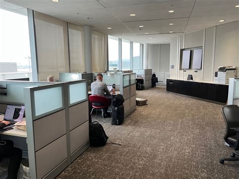 Review: Air Canada Maple Leaf Lounge Toronto Transborder (YYZ) - One ...