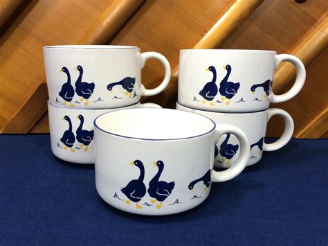 Vintage And Rare Handled Soup Mugs White With Blue Geese Set | Etsy | Soup mugs, Mugs, Vintage