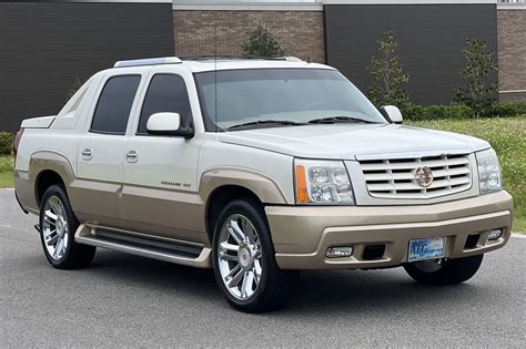 No Reserve: 2002 Cadillac Escalade EXT for sale on BaT Auctions - sold for $21,000 on November 1 ...