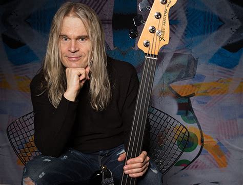 5 Foundational Fretless Bass Guitar Lessons From Tony Franklin - TrueFire Blog - Guitar Lessons