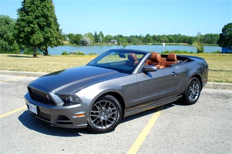 Ford Cars: 2013 Ford Mustang V6 Convertible