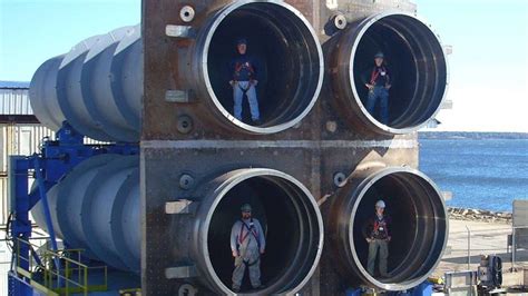 U.S. Navy submarine missile launch tubes - photo - HomemadeTools.net