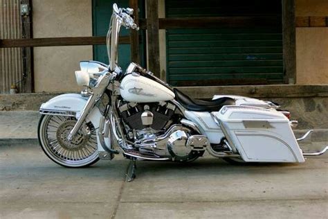 white flhr cholo Harley Davidson Road King, Harley Davidson Custom Bike, Harley Davidson Museum ...