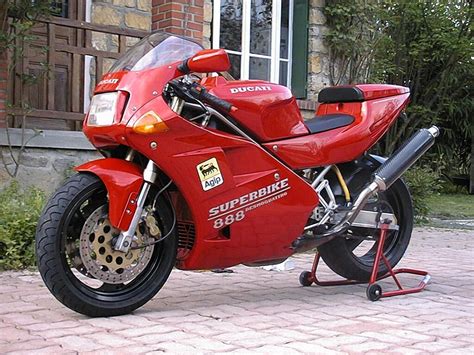 Ducati Ducati 888 Strada - Moto.ZombDrive.COM