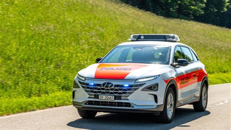 Swiss police force trials hydrogen vehicles | Mobility | H2 View