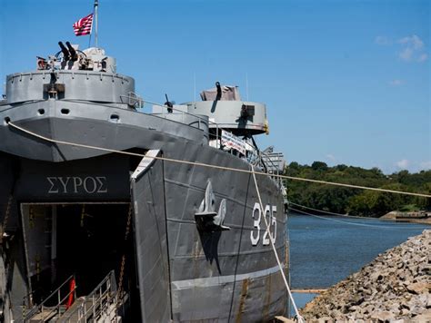 USS LST-325 prepares to start tours in Clarksville