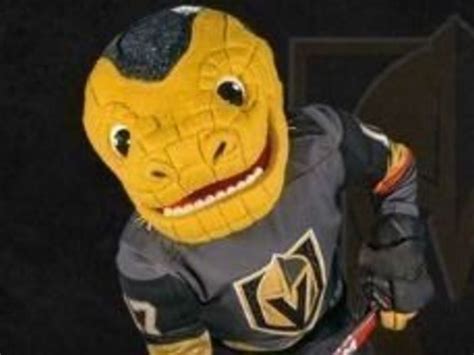 Twitter roasts Golden Knights over interesting mascot choice | theScore.com