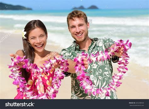 Welcome To Hawaii - Hawaiian People Showing Leis Flower Necklaces As A ...