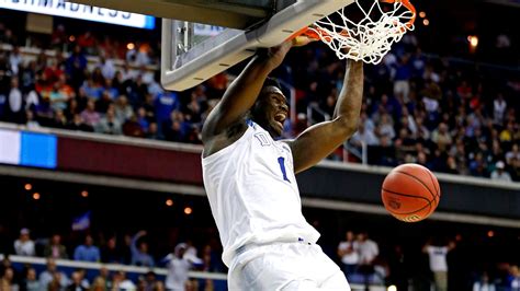 March Madness Sweet 16: Duke's Zion Williamson delivers mega dunk