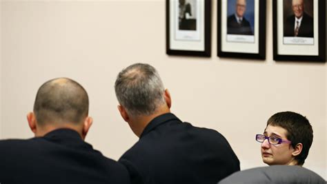 Gypsy Blanchard sobs in court as judge moves case toward trial