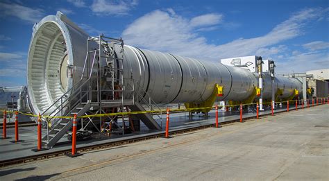 Watch NASA test the world's largest solid rocket booster today live [Update] - ExtremeTech