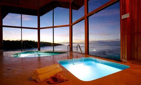 25 BEST Spa Resorts in Fiji 🌺 [2024]