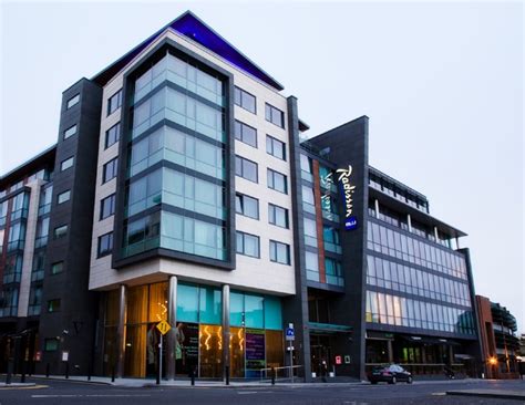 Radisson Blu Royal Hotel Dublin – Dublin Pubs