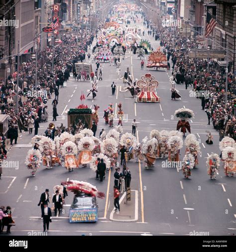 1960s MUMMERS PARADE NEW YEARS DAY PHILADELPHIA COSTUMES BAND CROWD ...