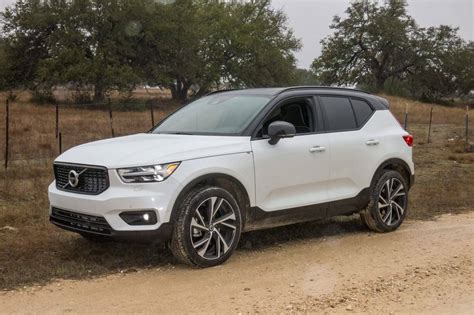 First Drive: 2019 Volvo XC40 Makes Competitors Look Dated, Stuffy or ...