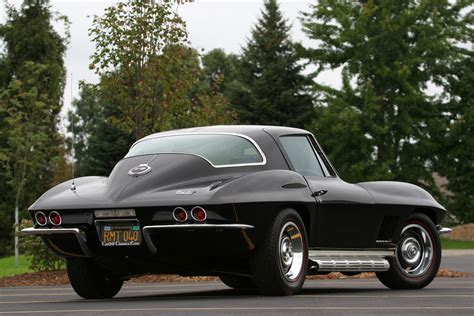 1967 C2 Corvette | Ultimate Guide (Overview, Specs, VIN Info, Performance & More)