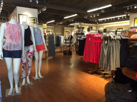 BANANA REPUBLIC FACTORY STORE - Updated December 2024 - 12 Reviews - 4401 N IH 35, Round Rock ...